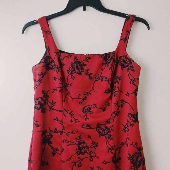 Red and black beaded y2k gown Jeffrey and Dara - Picture 6 of 8